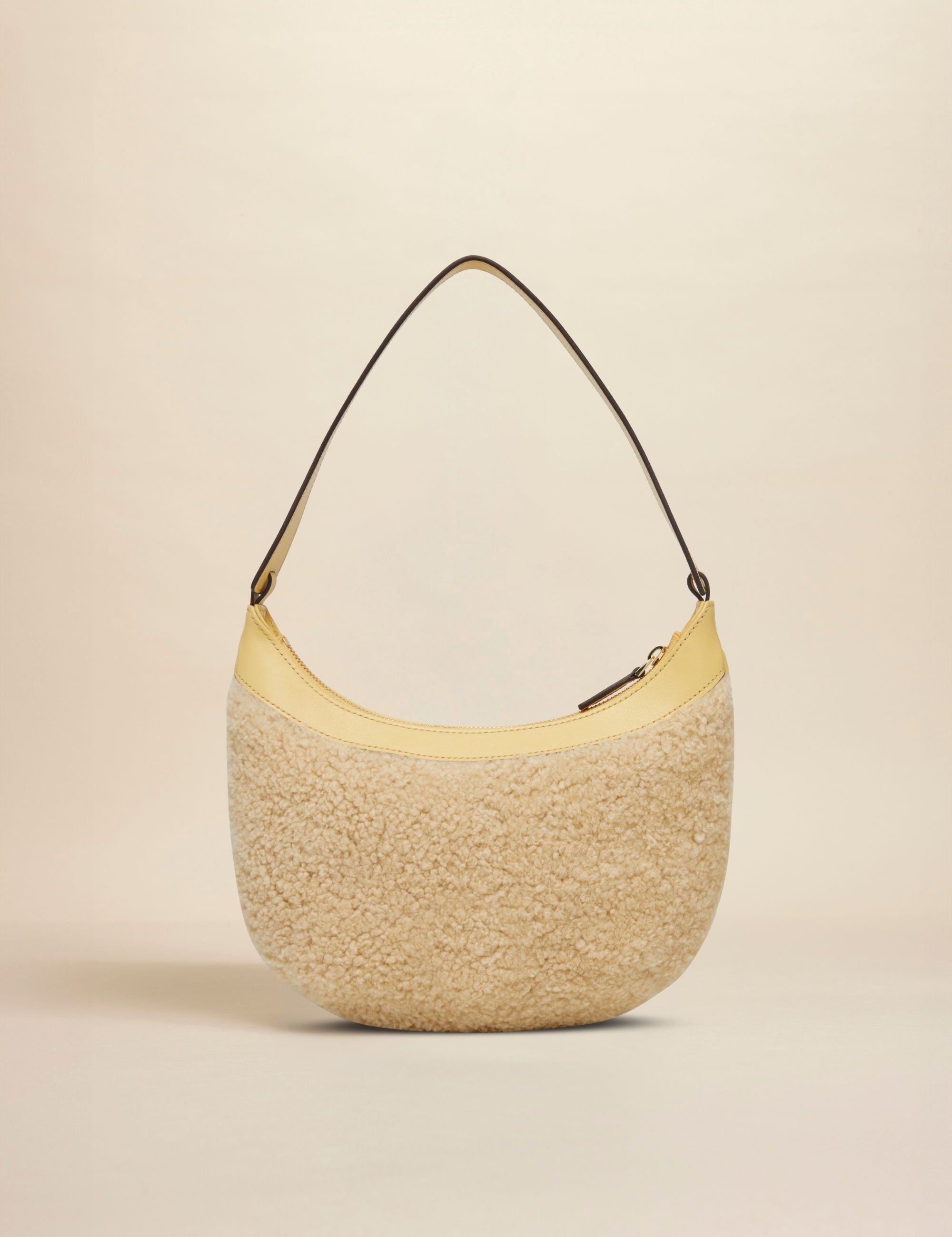 Manu Mini Hobo Banana Shearling 2